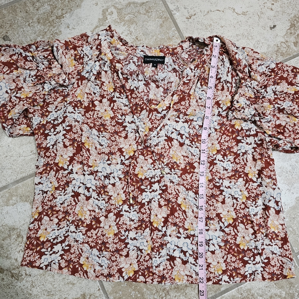 Cynthia Rowley Women’s M Floral Burgundy Crinkle Peasant Blouse Boho Cottagecore - Picture 6 of 6